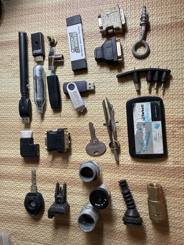 Lot screws and - of, small